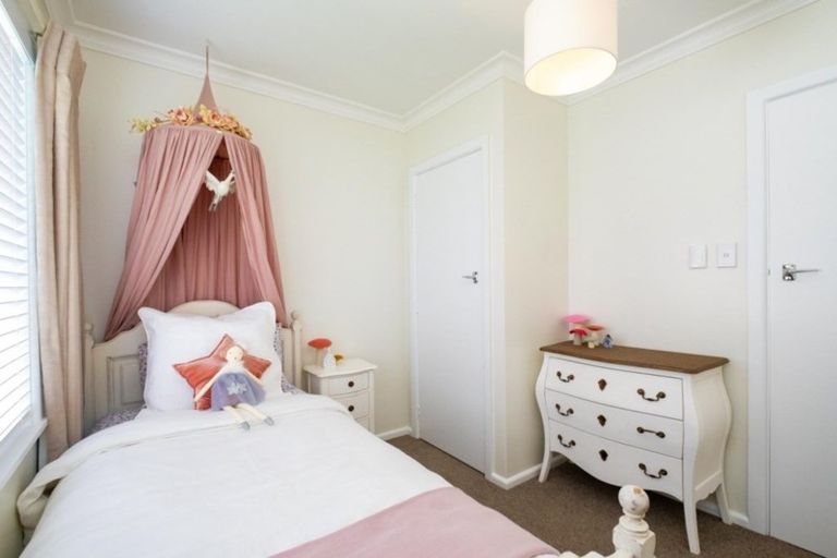 Photo of property in 2 Lovat Street, Havelock North, 4130