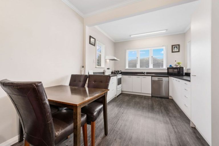 Photo of property in 4 Kopara Grove, Stokes Valley, Lower Hutt, 5019