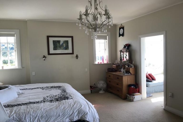 Photo of property in 9 Wadestown Road, Wadestown, Wellington, 6012