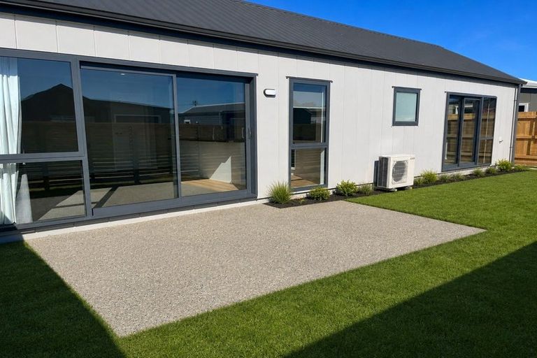 Photo of property in 9 Koru Loop, Paraparaumu, 5032