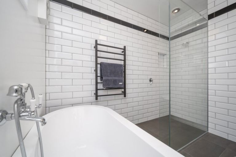 Photo of property in 15 Regan Street, Stratford, 4332