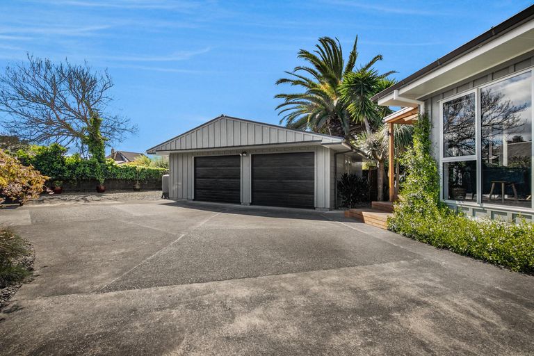 Photo of property in 14 Pinehurst Place, Wattle Downs, Auckland, 2103