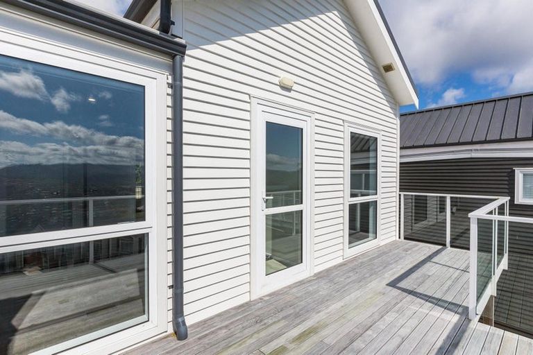 Photo of property in 16 Kopua Place, Whitby, Porirua, 5024