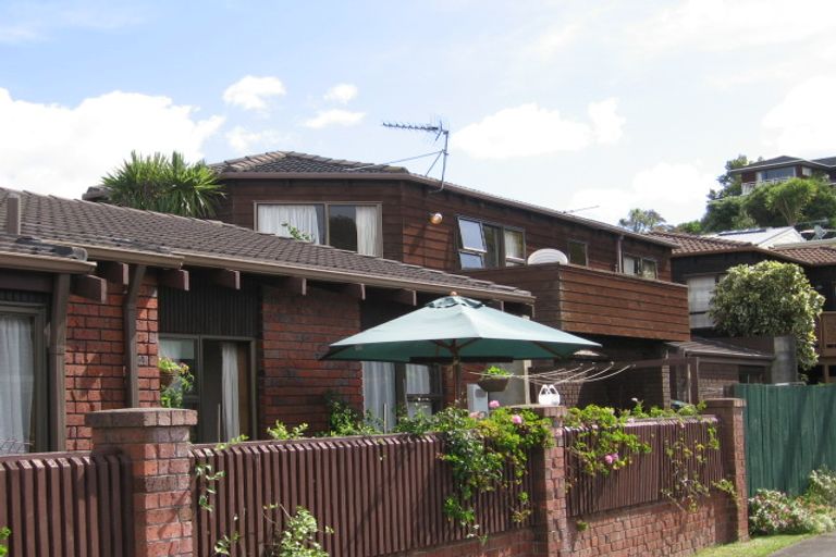 Photo of property in 1/30 Manly Esplanade, Browns Bay, Auckland, 0630