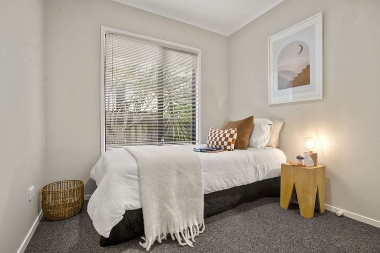 Photo of property in 116a Archers Road, Glenfield, Auckland, 0629