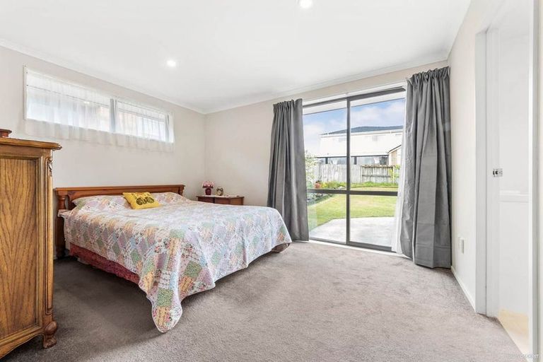 Photo of property in 55 Tiriwa Drive, Massey, Auckland, 0614