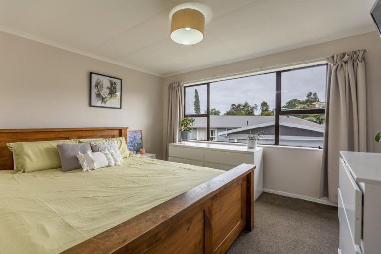 Photo of property in 4 Ward Place, Marfell, New Plymouth, 4310