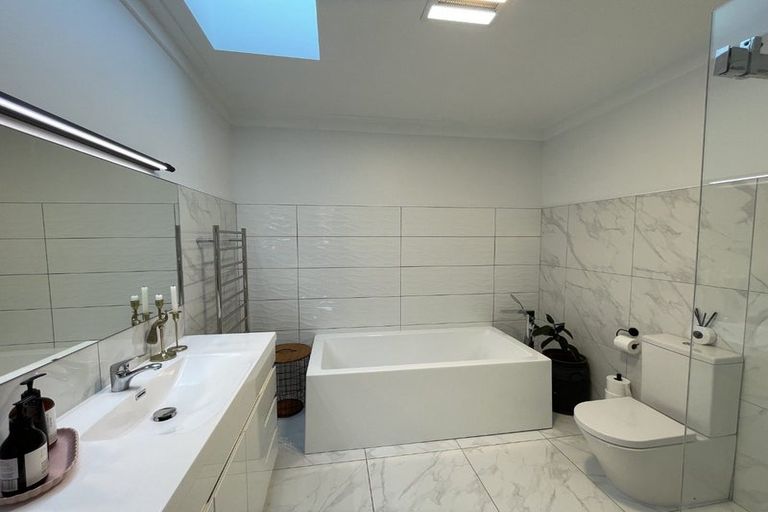 Photo of property in 22 Avenue Road, Greenmeadows, Napier, 4112