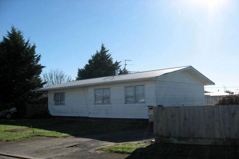 Photo of property in 17 Moore Crescent, Carterton, 5713