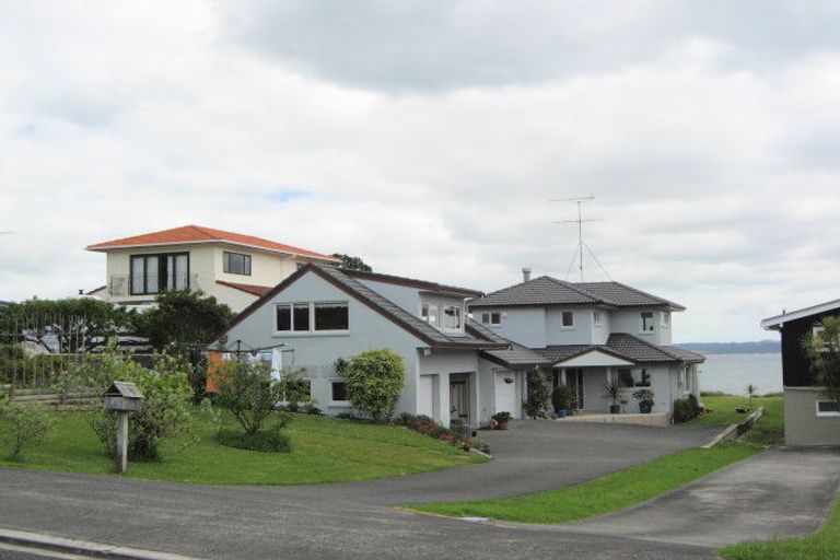 Photo of property in 64 Tindalls Bay Road, Tindalls Beach, Whangaparaoa, 0930
