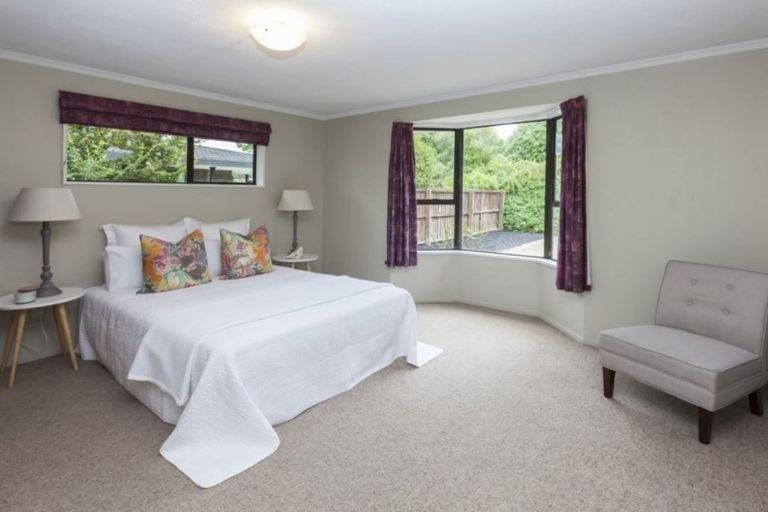 Photo of property in 54b Aorangi Road, Bryndwr, Christchurch, 8053