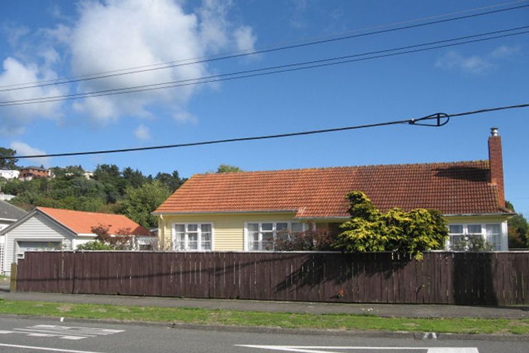 Photo of property in 2 Pilcher Crescent, Naenae, Lower Hutt, 5011