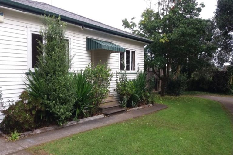 Photo of property in 17 Boyd Avenue, Mangere Bridge, Auckland, 2022