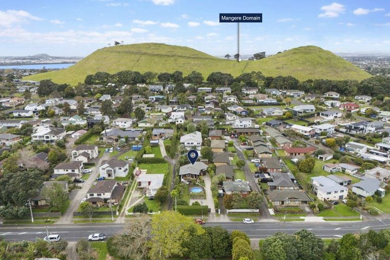 Photo of property in 97 Wallace Road, Mangere Bridge, Auckland, 2022