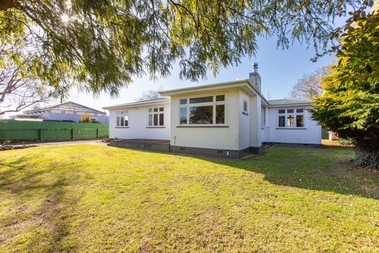 Photo of property in 43 Mcphee Street, Dannevirke, 4930