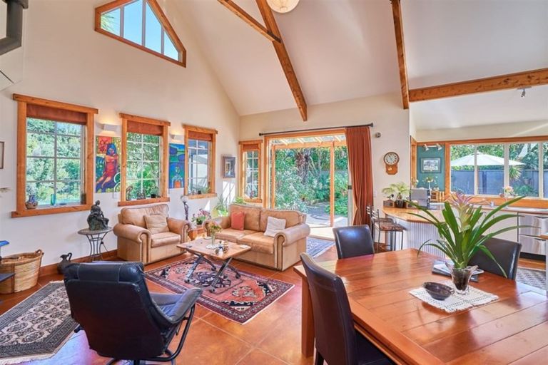 Photo of property in 355 Turitea Road, Turitea, Palmerston North, 4472