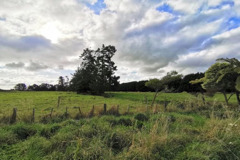 Photo of property in 193 Te Horo Hautere Cross Road, Hautere, Otaki, 5582