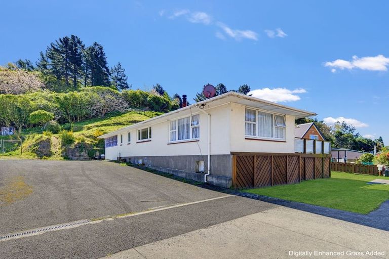 Photo of property in 51 Wairau Road, Picton, 7220