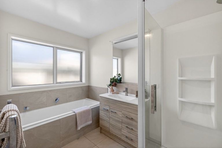 Photo of property in 28 Sabre Street, Papamoa Beach, Papamoa, 3118