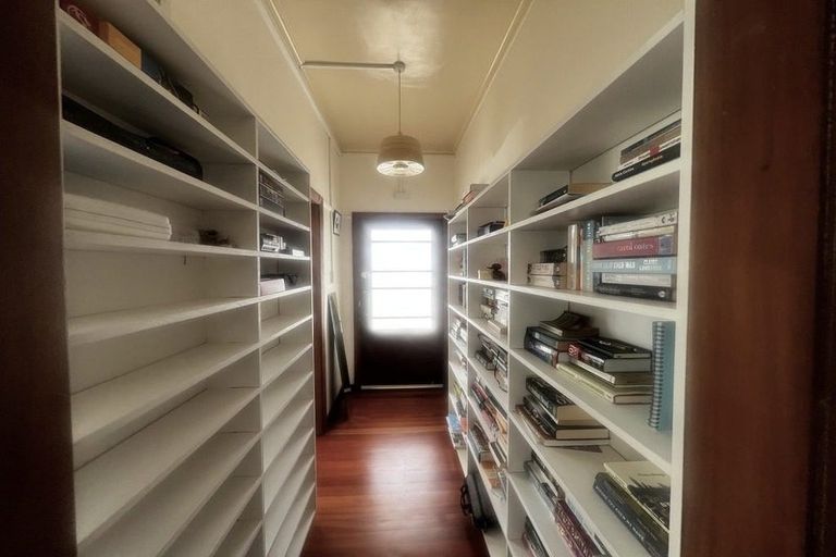 Photo of property in Nissen Court, 11g Hawker Street, Mount Victoria, Wellington, 6011