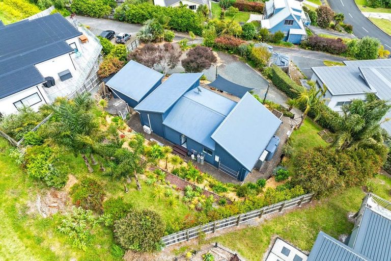 Photo of property in 9 Dudley Crescent, Cable Bay, 0420