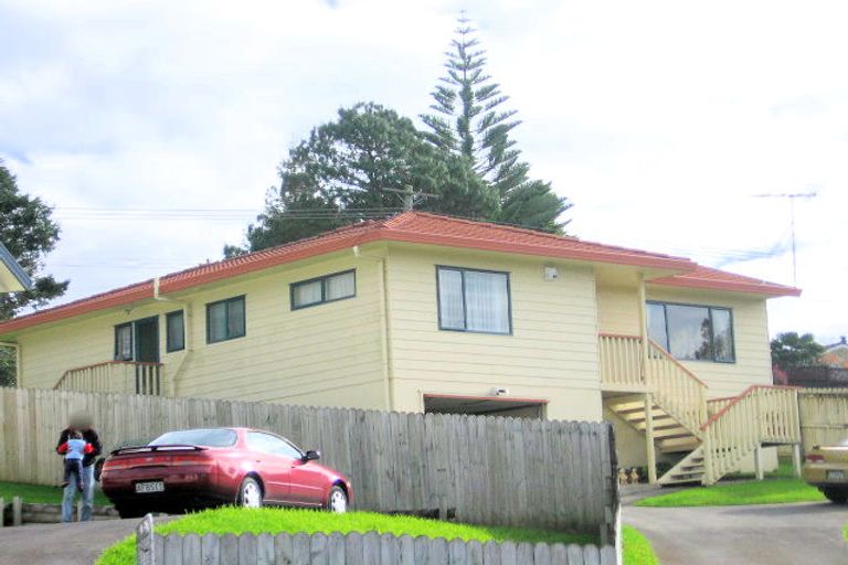 Photo of property in 19 Kearney Place, Massey, Auckland, 0614