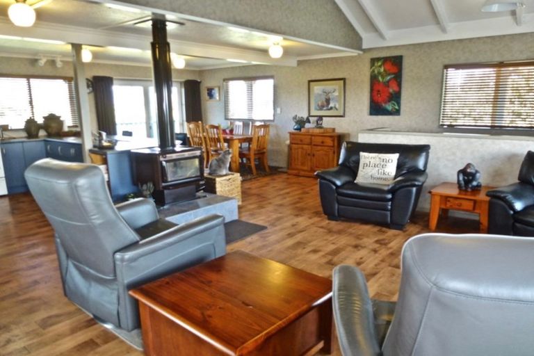 Photo of property in 9 Sylvia Way, Te Horo Beach, Otaki, 5581