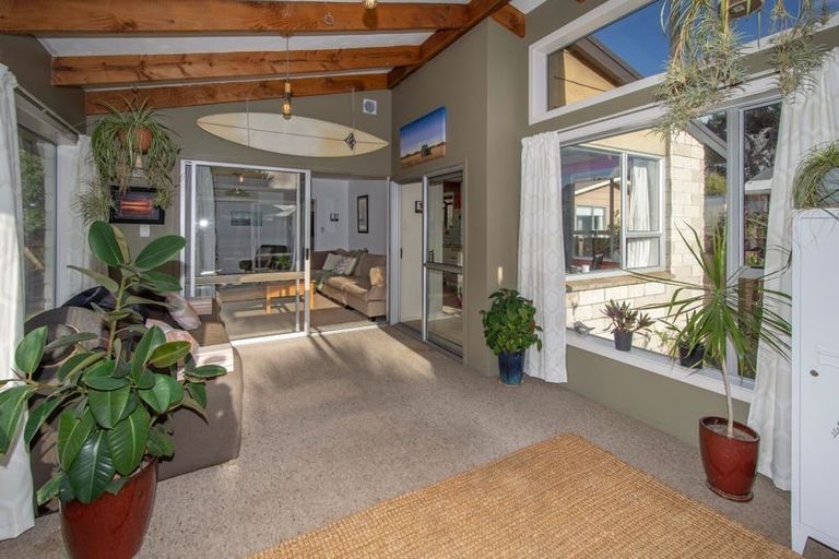 Photo of property in 56 Effingham Street, North New Brighton, Christchurch, 8083