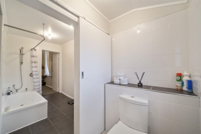 Photo of property in 46 Collins Street, Hawera, 4610