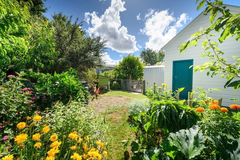 Photo of property in 2 Escort Grove, Awapuni, Palmerston North, 4412