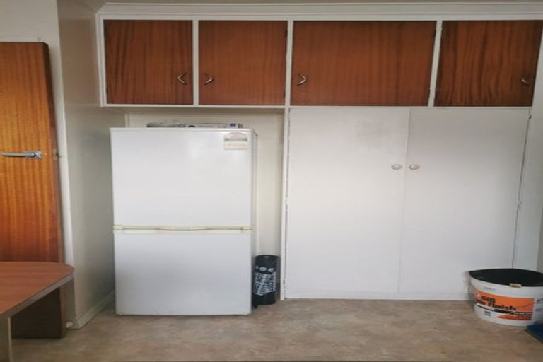 Photo of property in 42 Gibbons Street, Upper Hutt Central, Upper Hutt, 5018