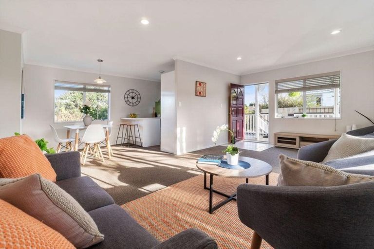 Photo of property in 1/3 Helga Crescent, Te Atatu Peninsula, Auckland, 0610