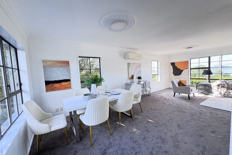 Photo of property in 30 Hoskins Avenue, Hillsborough, Auckland, 1042