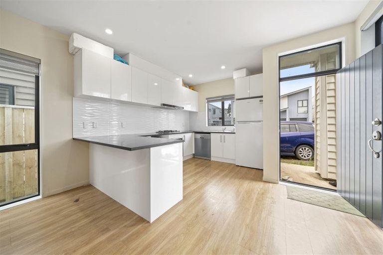 Photo of property in 10 Tapuwae Way, Mangere Bridge, Auckland, 2022