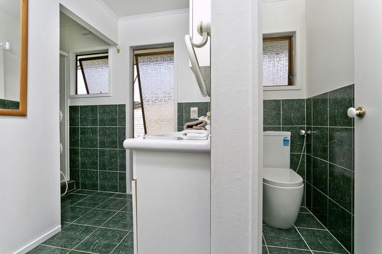 Photo of property in 29 Sandiacre Way, Browns Bay, Auckland, 0630