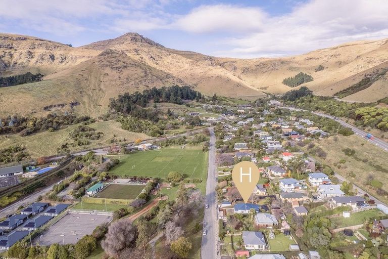 Photo of property in 37 Port Hills Road, Heathcote Valley, Christchurch, 8022