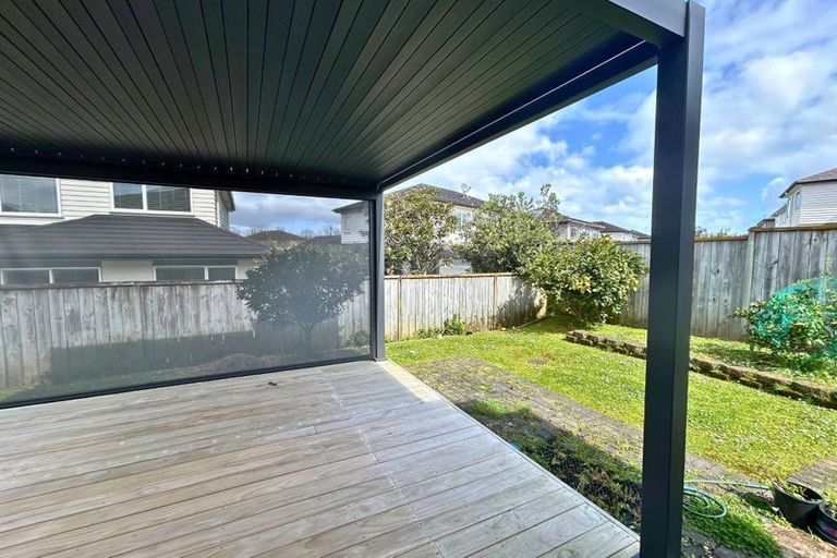 Photo of property in 22 Pickaberry Avenue, Karaka, Papakura, 2113