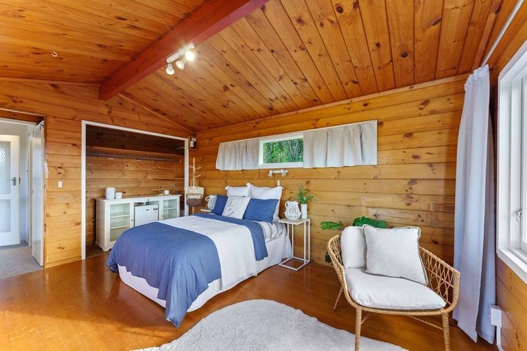 Photo of property in 27 Kotare Street, Waikanae, 5036