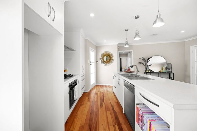 Photo of property in 56 Southsea Crescent, Silverdale, Hamilton, 3216