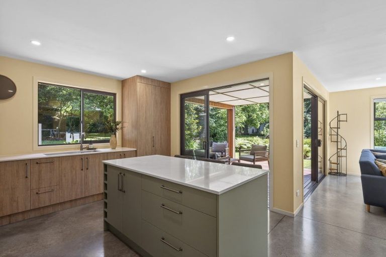 Photo of property in 94 Eliot Street, New Plymouth, 4310