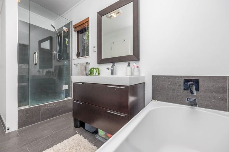 Photo of property in 2/33-35 Teal Crescent, Beach Haven, Auckland, 0626