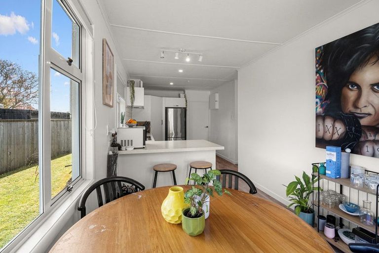 Photo of property in 7a Hinau Street, Inglewood, 4330