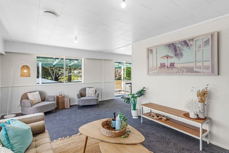 Photo of property in 198 Tutere Street, Waikanae Beach, Waikanae, 5036