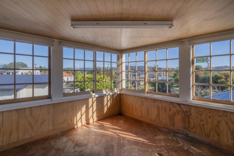 Photo of property in 16 Hamilton Crescent, Whitianga, 3510