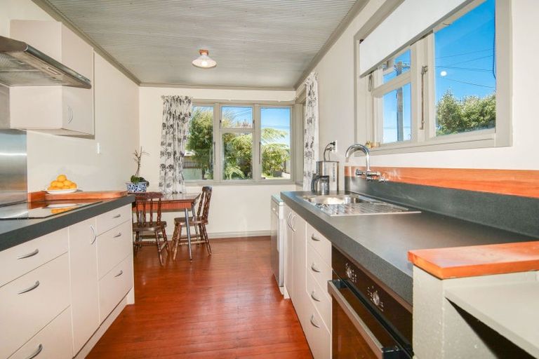 Photo of property in 82 Wakefield Street, Westport, 7825