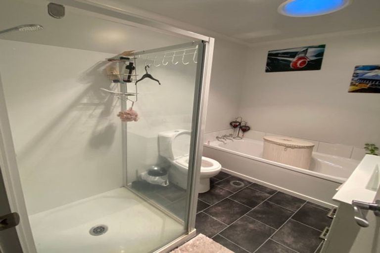 Photo of property in 57 Becker Drive, Weymouth, Auckland, 2103