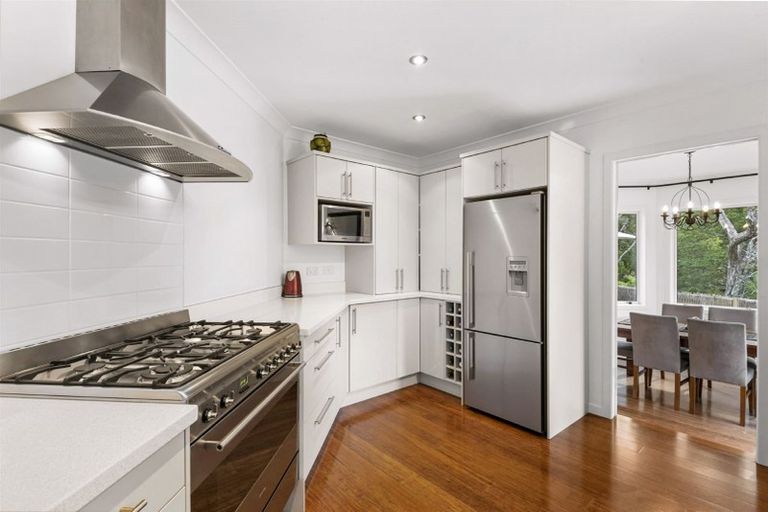 Photo of property in 16 Kunzea Place, Greenhithe, Auckland, 0632