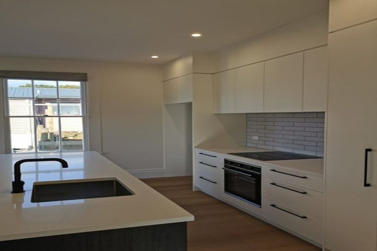 Photo of property in 4/141 Colwill Road, Massey, Auckland, 0614