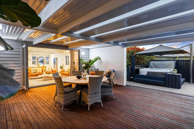 Photo of property in 6 Andre Rise, Stanmore Bay, Whangaparaoa, 0932