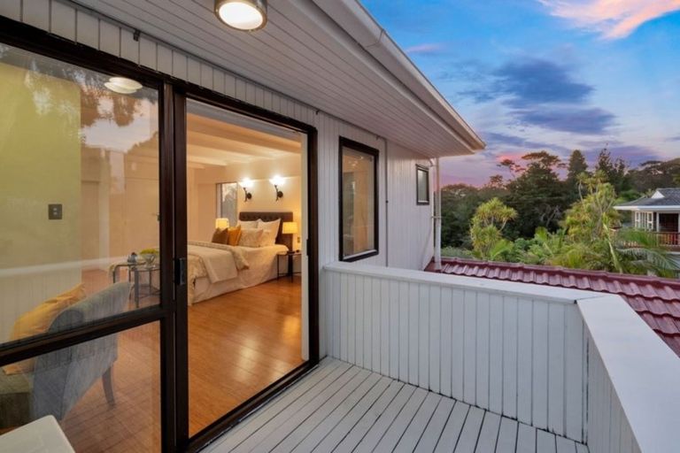 Photo of property in 29 Raymond Terrace, Northcote, Auckland, 0627